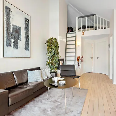 3 Bedroom Amazing In Apartment *